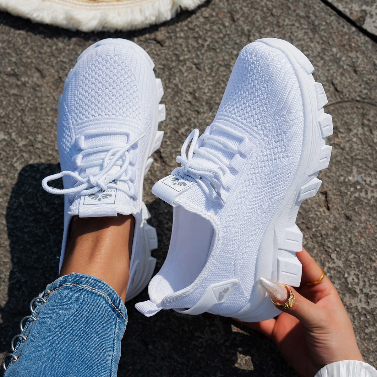 Large Size Cross-Border Women's Shoes 2025 Summer New Women's Sports Shoes Fly Woven Breathable Fashion Mom Shoes Temu Dropshipping