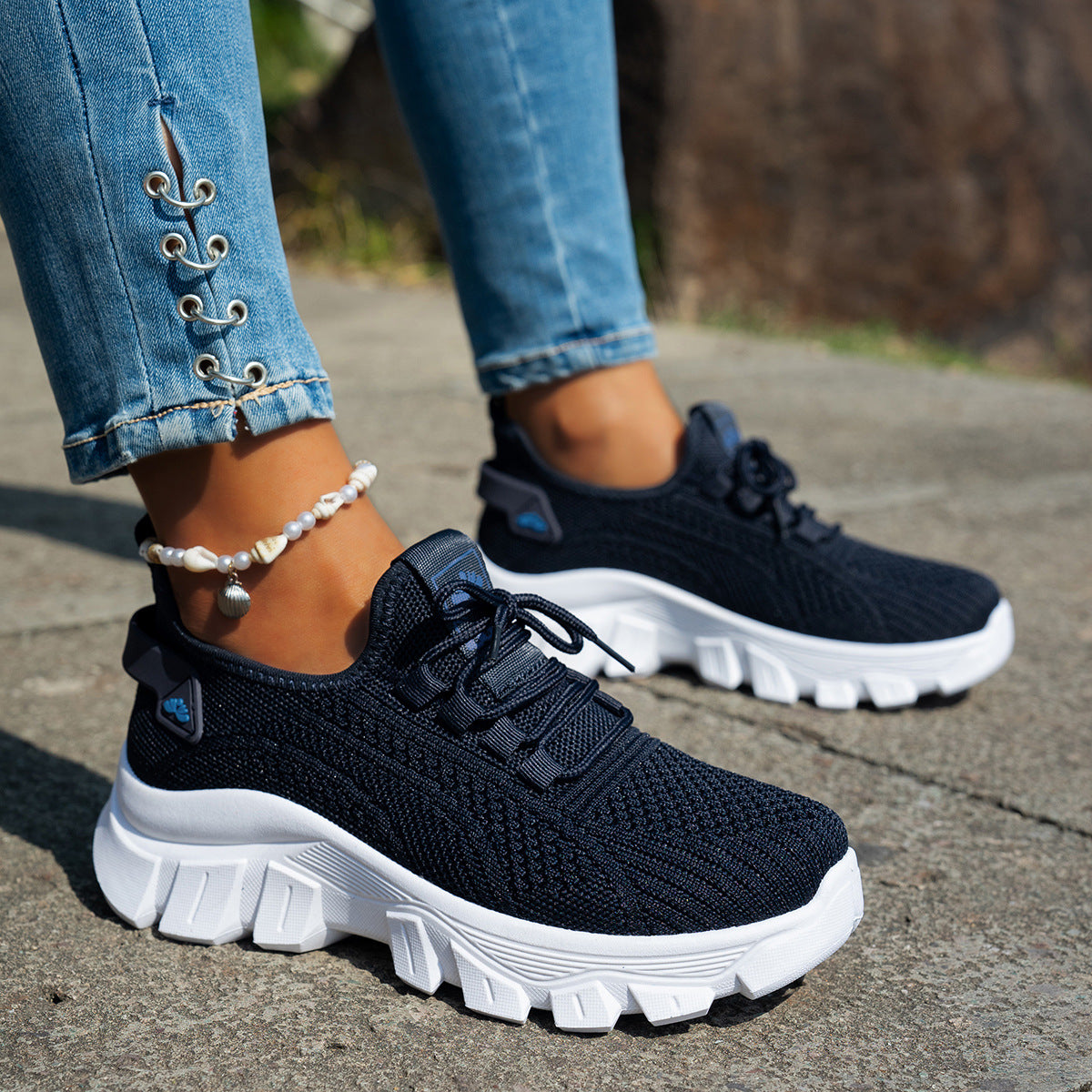 Large Size Cross-Border Women's Shoes 2025 Summer New Women's Sports Shoes Fly Woven Breathable Fashion Mom Shoes Temu Dropshipping