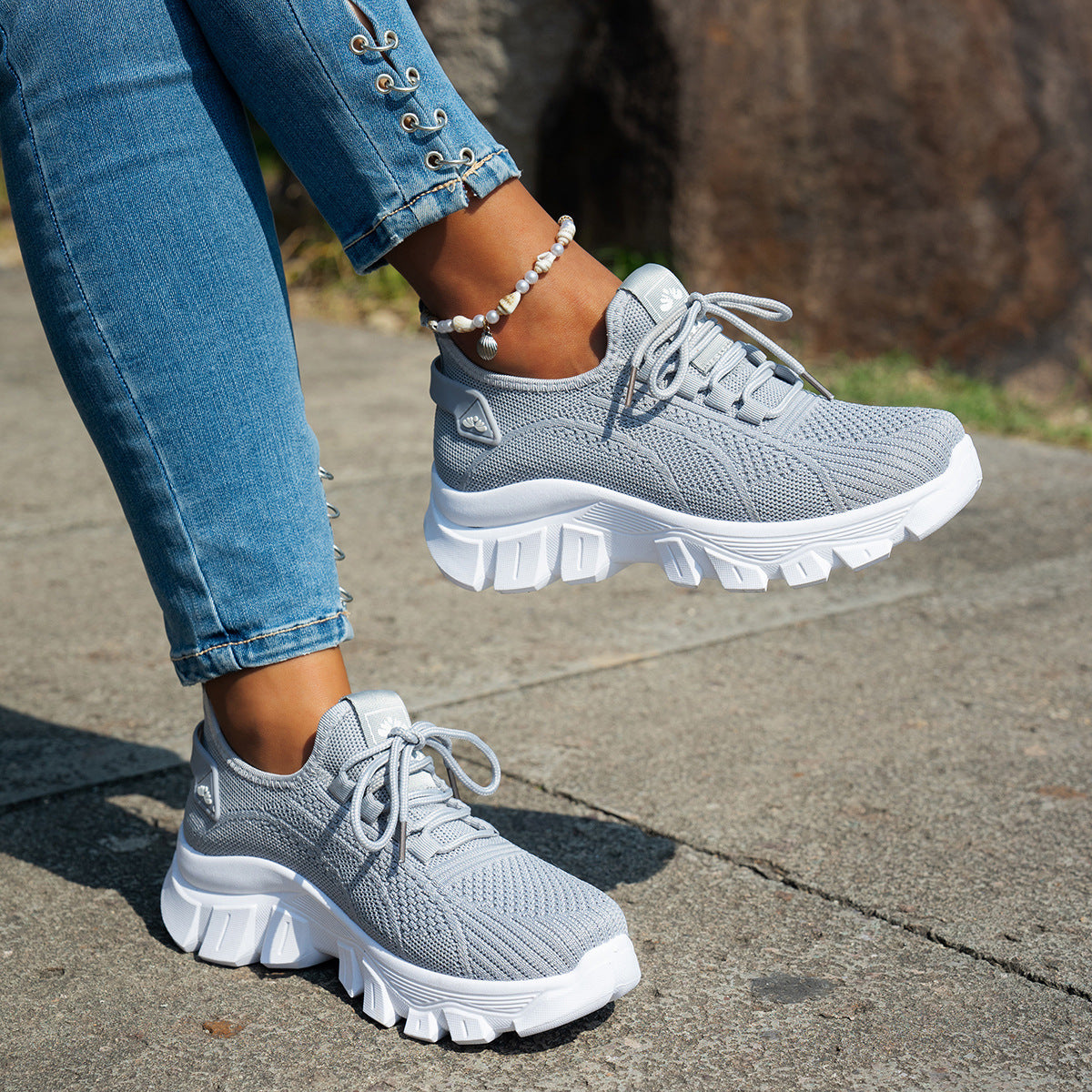 Large Size Cross-Border Women's Shoes 2025 Summer New Women's Sports Shoes Fly Woven Breathable Fashion Mom Shoes Temu Dropshipping