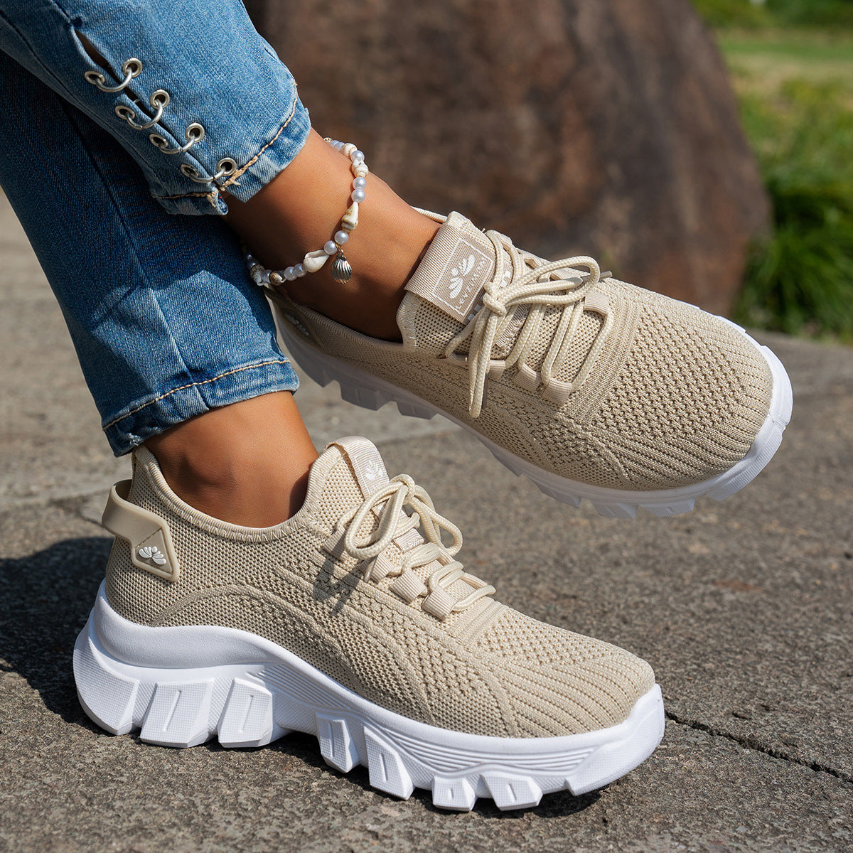 Large Size Cross-Border Women's Shoes 2025 Summer New Women's Sports Shoes Fly Woven Breathable Fashion Mom Shoes Temu Dropshipping