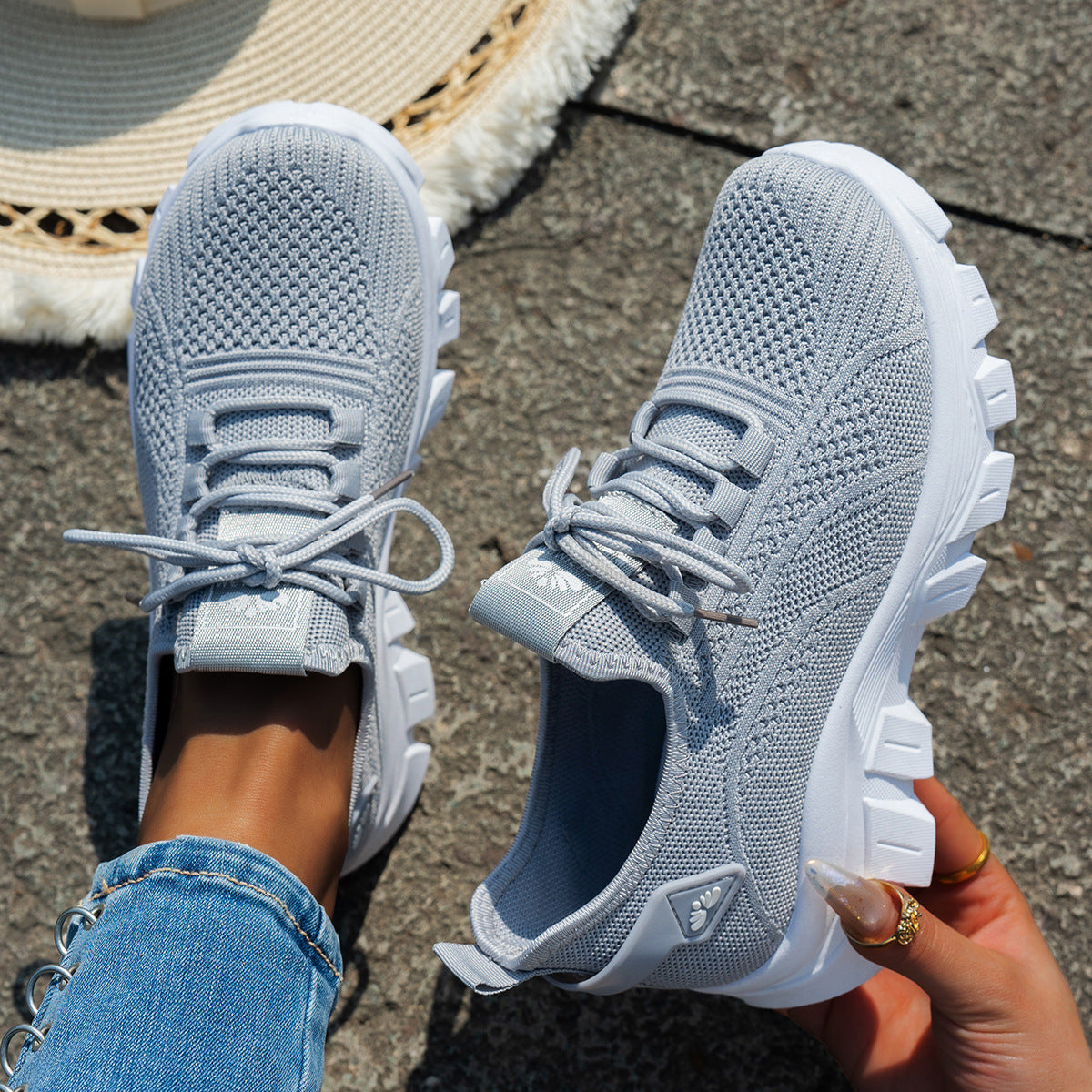 Large Size Cross-Border Women's Shoes 2025 Summer New Women's Sports Shoes Fly Woven Breathable Fashion Mom Shoes Temu Dropshipping