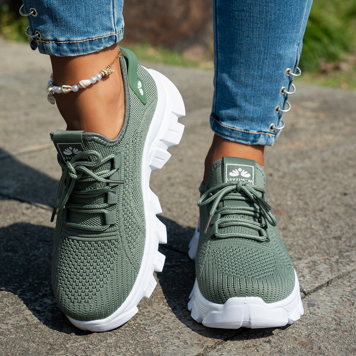 Large Size Cross-Border Women's Shoes 2025 Summer New Women's Sports Shoes Fly Woven Breathable Fashion Mom Shoes Temu Dropshipping